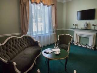 Гостевой дом Maison Elysée Сибиу Улучшенный люкс-9