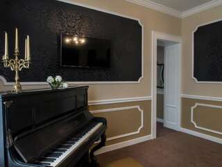 Гостевой дом Maison Elysée Сибиу Улучшенный люкс-5